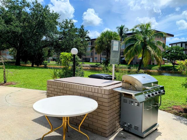 2800 NW 47th Terrace, Lauderdale Lakes, FL 33313