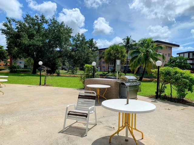 2800 NW 47th Terrace, Lauderdale Lakes, FL 33313