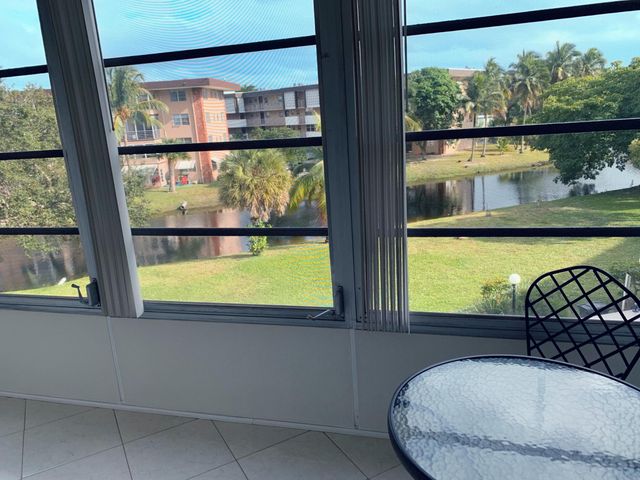 2800 NW 47th Terrace, Lauderdale Lakes, FL 33313