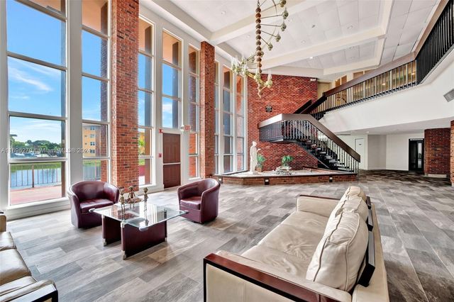 2800 NW 47th Terrace, Lauderdale Lakes, FL 33313