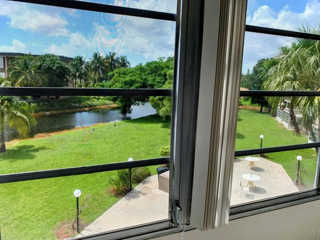 2800 NW 47th Terrace, Lauderdale Lakes, FL 33313