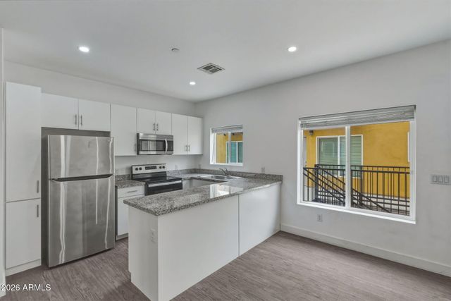 622 N 9TH Avenue 303, Phoenix, AZ 85007