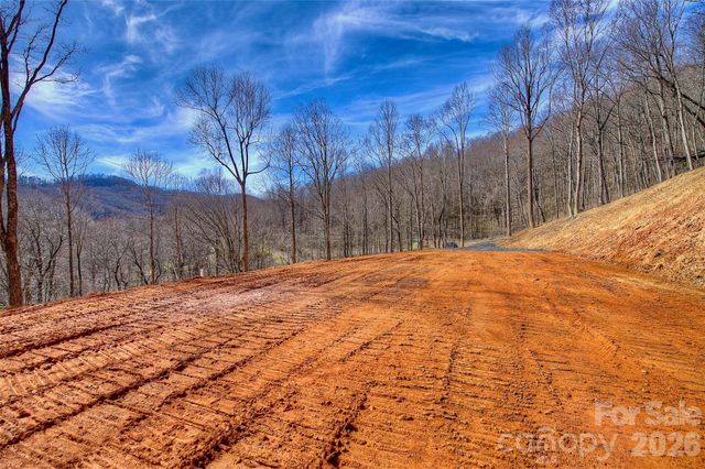000 Poplar Trail, Spruce Pine, NC 28777