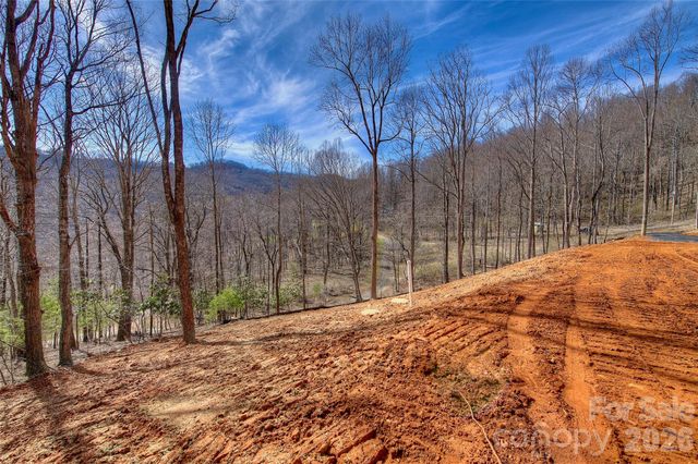 000 Poplar Trail, Spruce Pine, NC 28777