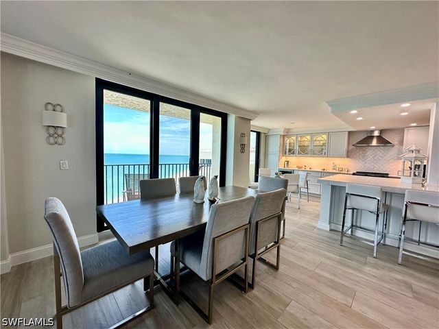 10951 GULFSHORE DR 1405, Naples, FL 34108