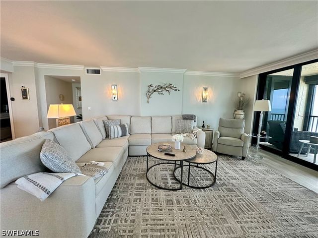 10951 GULFSHORE DR 1405, Naples, FL 34108