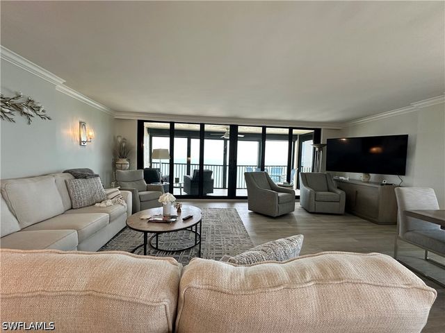 10951 GULFSHORE DR 1405, Naples, FL 34108