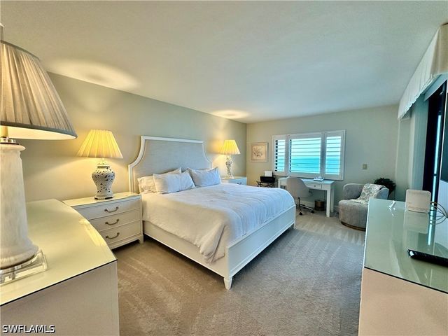 10951 GULFSHORE DR 1405, Naples, FL 34108