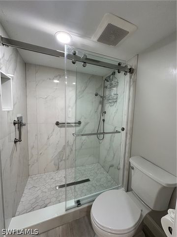 10951 GULFSHORE DR 1405, Naples, FL 34108