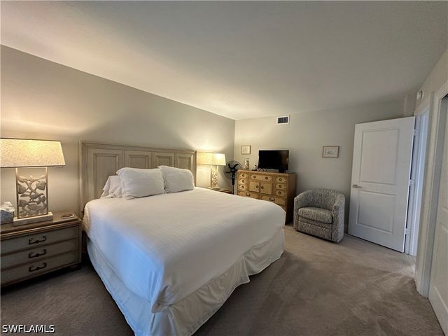 10951 GULFSHORE DR 1405, Naples, FL 34108