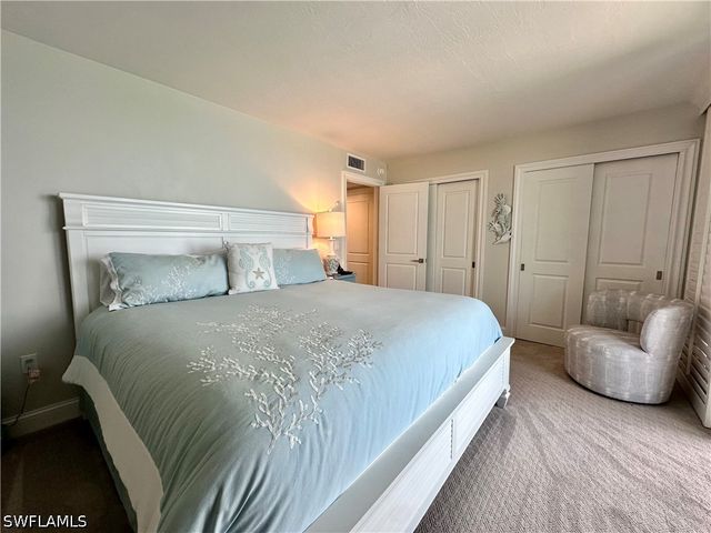 10951 GULFSHORE DR 1405, Naples, FL 34108