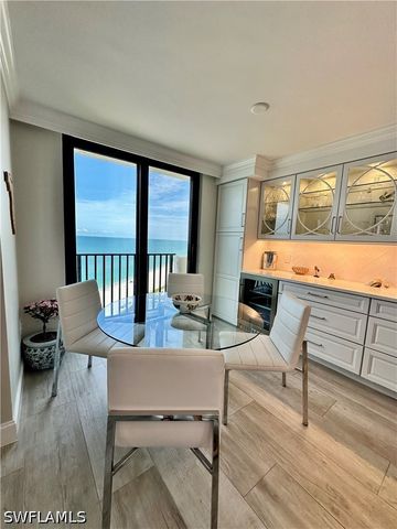 10951 GULFSHORE DR 1405, Naples, FL 34108