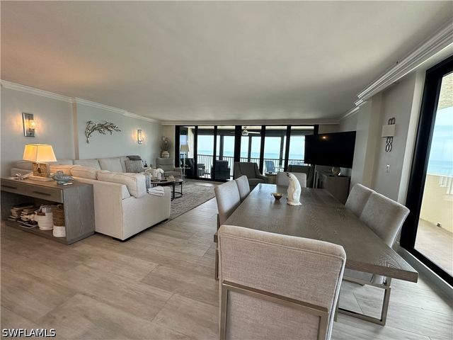 10951 GULFSHORE DR 1405, Naples, FL 34108