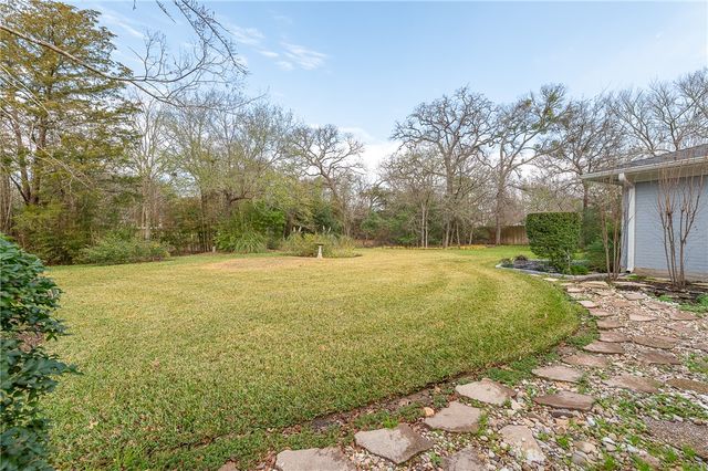 1203 Guadalupe Drive, College Station, TX 77840