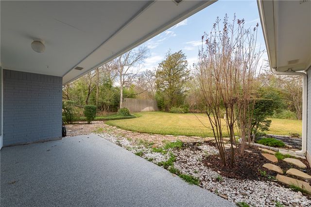 1203 Guadalupe Drive, College Station, TX 77840