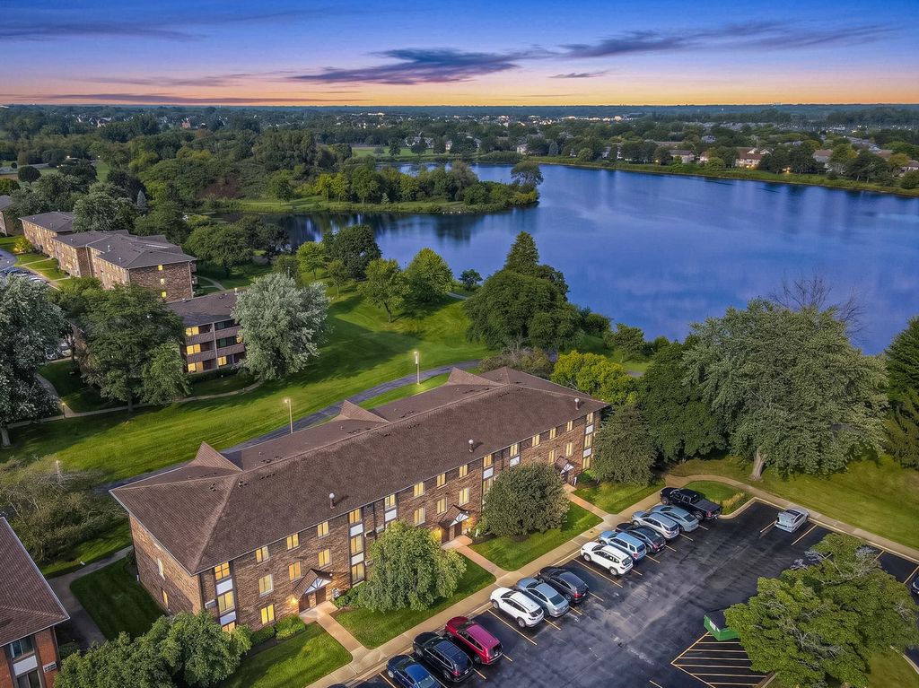 3 Timber Lane 3, Vernon Hills, IL 60061