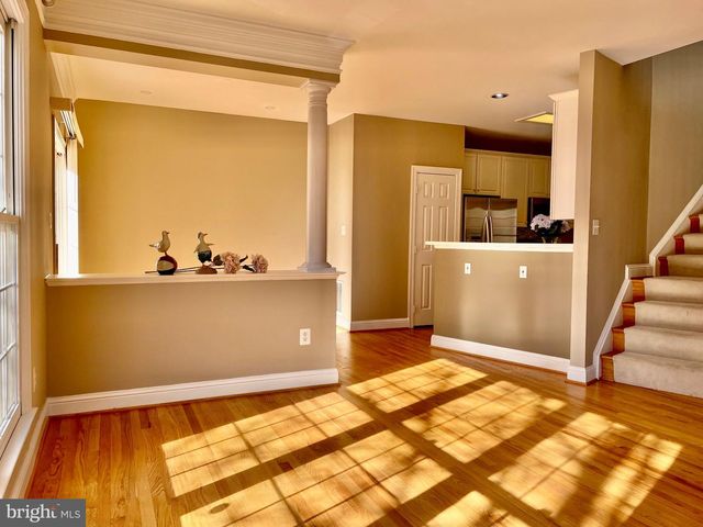 1030 GRAND OAK WAY, Rockville, MD 20852