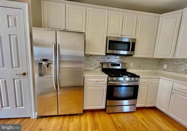 1030 GRAND OAK WAY, Rockville, MD 20852