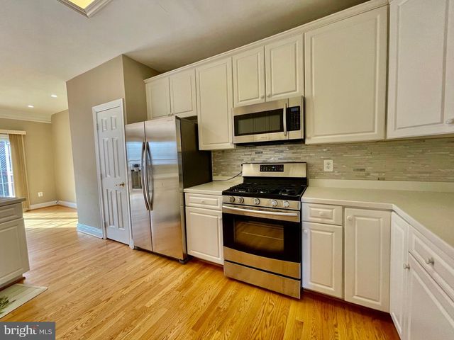1030 GRAND OAK WAY, Rockville, MD 20852