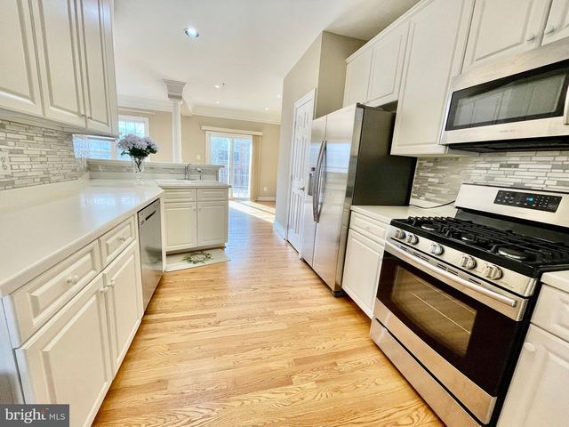 1030 GRAND OAK WAY, Rockville, MD 20852