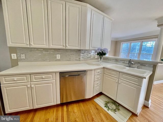 1030 GRAND OAK WAY, Rockville, MD 20852