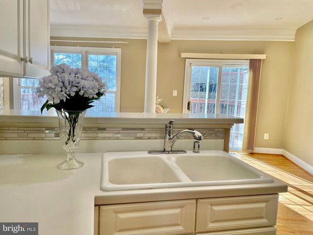 1030 GRAND OAK WAY, Rockville, MD 20852