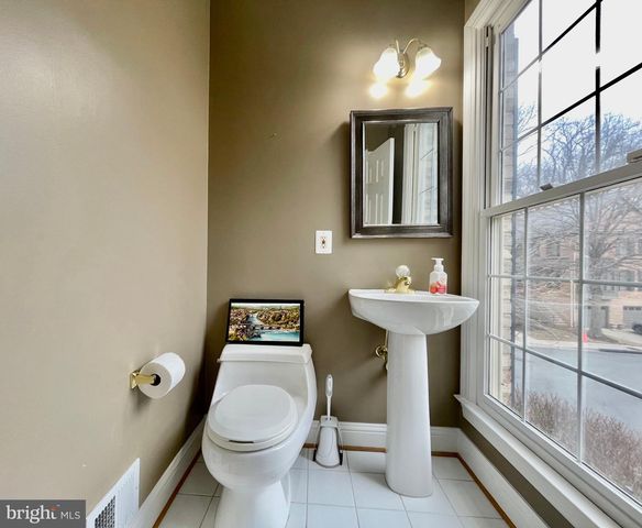 1030 GRAND OAK WAY, Rockville, MD 20852