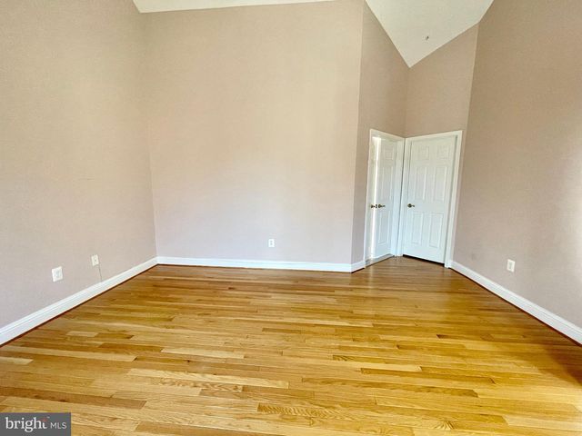 1030 GRAND OAK WAY, Rockville, MD 20852