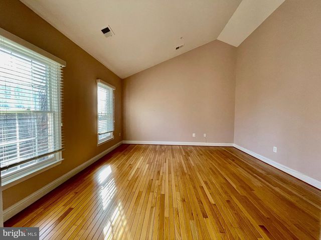 1030 GRAND OAK WAY, Rockville, MD 20852