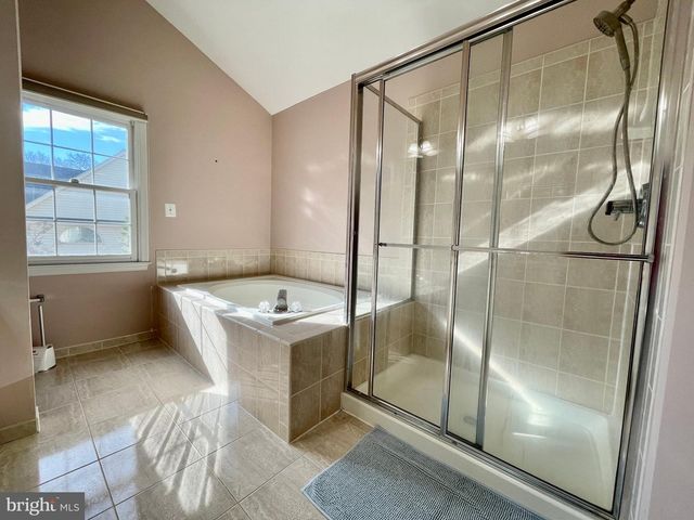 1030 GRAND OAK WAY, Rockville, MD 20852