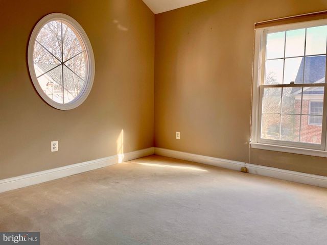 1030 GRAND OAK WAY, Rockville, MD 20852