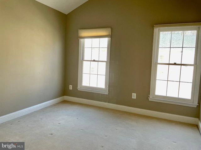 1030 GRAND OAK WAY, Rockville, MD 20852