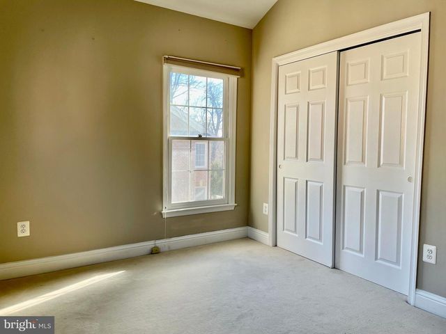 1030 GRAND OAK WAY, Rockville, MD 20852