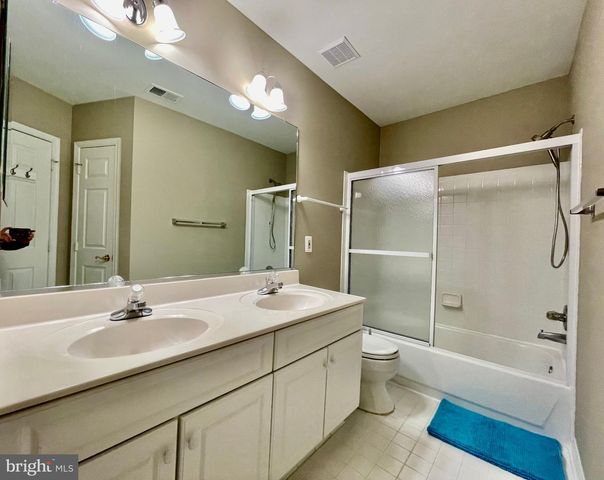 1030 GRAND OAK WAY, Rockville, MD 20852