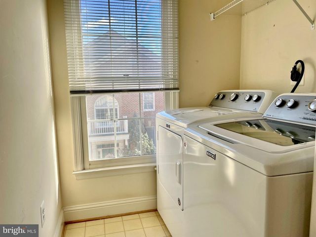 1030 GRAND OAK WAY, Rockville, MD 20852