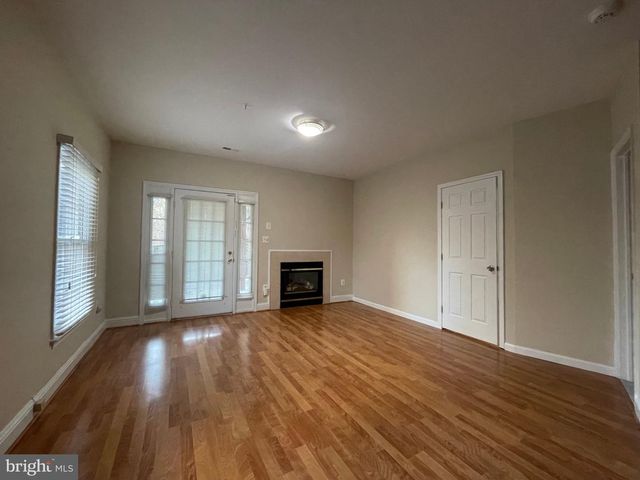 1030 GRAND OAK WAY, Rockville, MD 20852