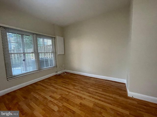1030 GRAND OAK WAY, Rockville, MD 20852