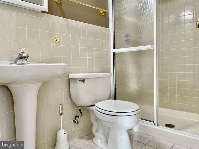 1030 GRAND OAK WAY, Rockville, MD 20852