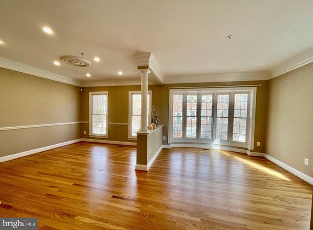 1030 GRAND OAK WAY, Rockville, MD 20852