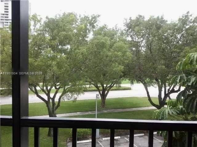 3401 N Country Club Dr 310, Aventura, FL 33180