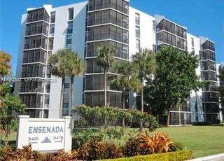 3401 N Country Club Dr 310, Aventura, FL 33180
