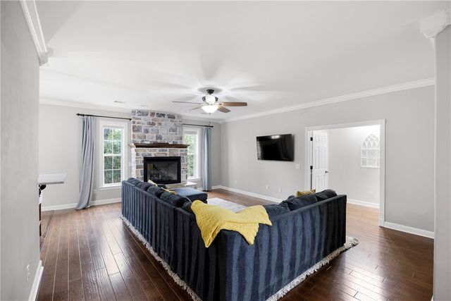 1088 Pine Twist Road, Russellville, AR 72802