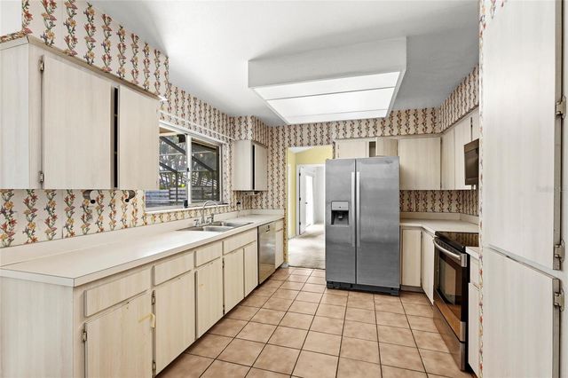 6909 9TH COURT E, Sarasota, FL 34243