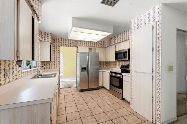 6909 9TH COURT E, Sarasota, FL 34243