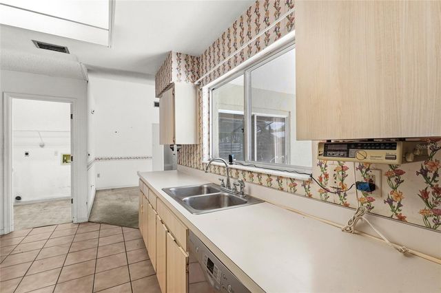 6909 9TH COURT E, Sarasota, FL 34243