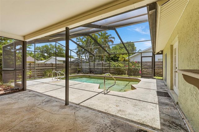 6909 9TH COURT E, Sarasota, FL 34243