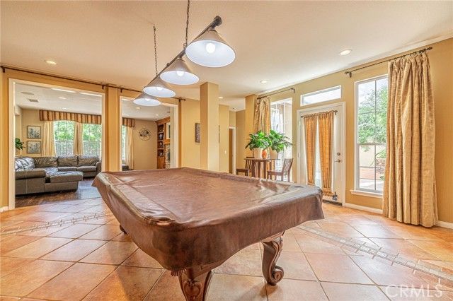 574 Oak Tree Court, Simi Valley, CA 93065