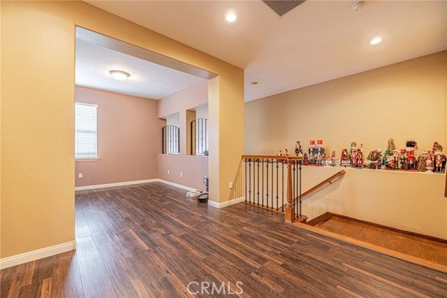 574 Oak Tree Court, Simi Valley, CA 93065