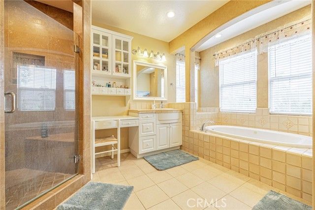 574 Oak Tree Court, Simi Valley, CA 93065