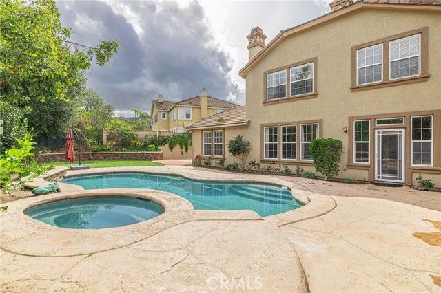 574 Oak Tree Court, Simi Valley, CA 93065